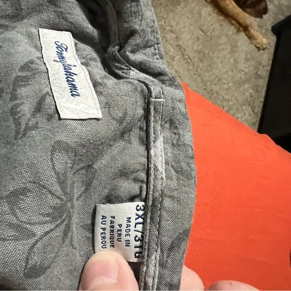 Floral Patterned Gray Button-Up Shirt - Picture 2 of 4